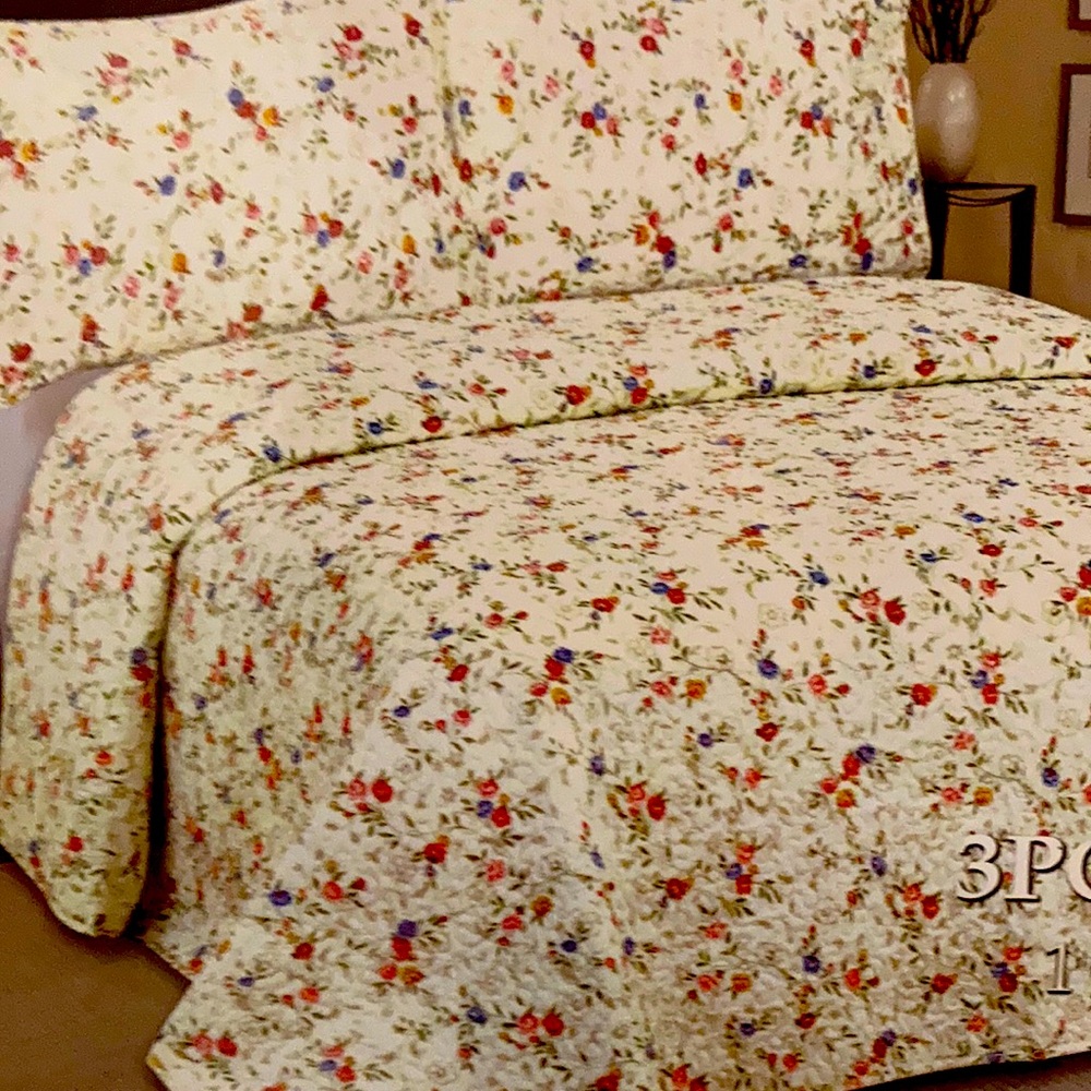 Hotel at home 3pc Quit mauve and blue flowers set King size include shams - Picture 1 of 4